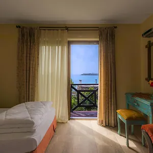 Castelino Akyarlar Otel